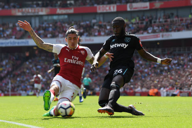 他们借助高 他们借助高